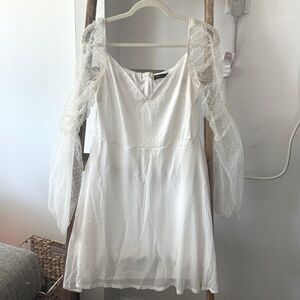 White Tull Long Sleeve Mini Dress